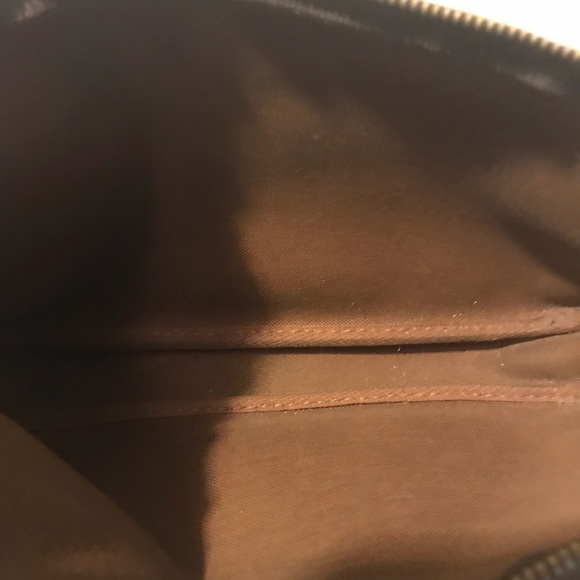 Louis Vuitton Monogram Ponchette - Picture 5 of 8